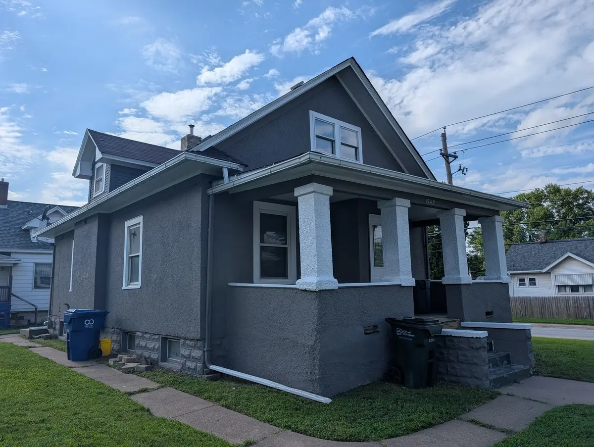1742 N Howell ST, Davenport, IA 52804
