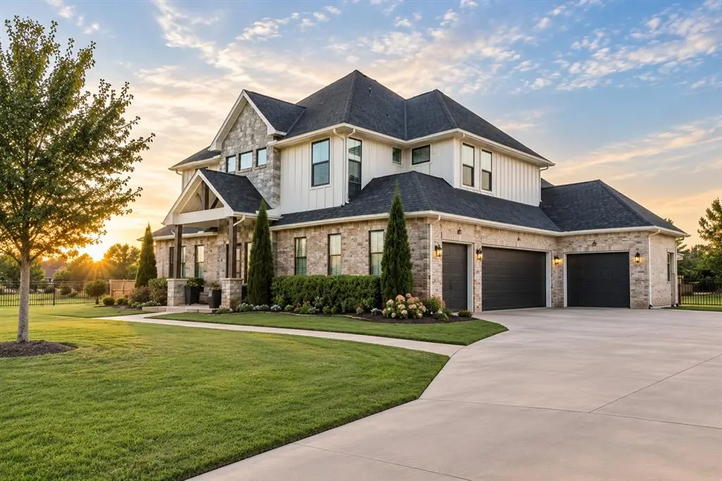 22297 Forester LN, Edmond, OK 73025