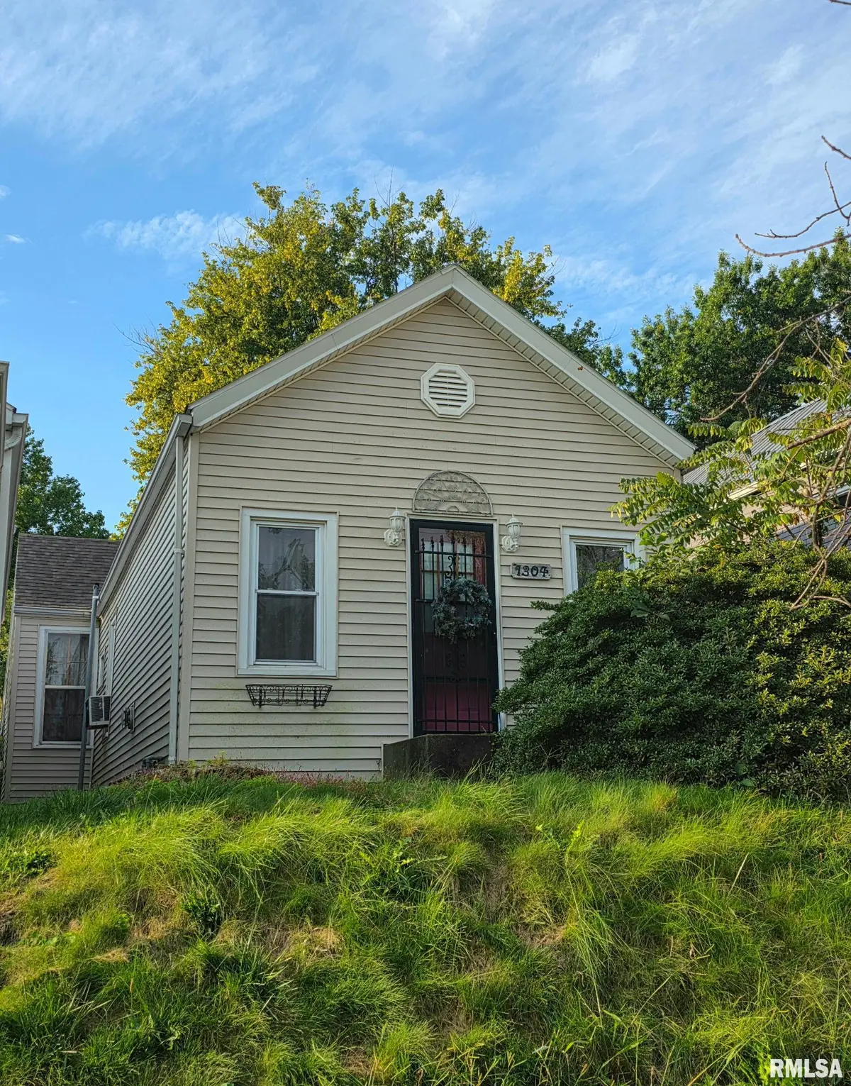 1304 ELM ST, Quincy, IL 62301