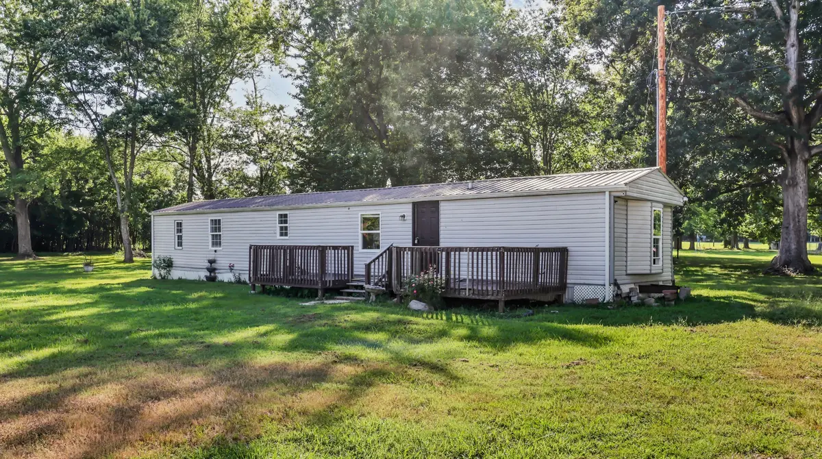 2558 Liverpool Rd, Woodlawn, TN 37191