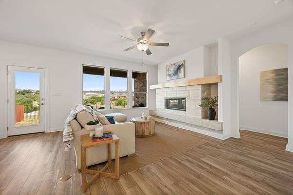 6605 Apache Plum LN, Spicewood, TX 78669
