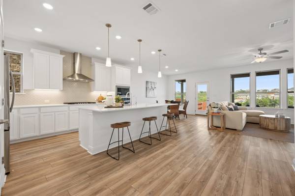 6605 Apache Plum LN, Spicewood, TX 78669