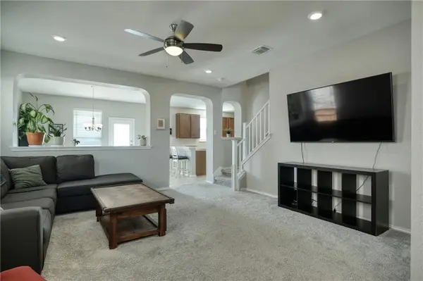 220 Danablu DR, Hutto, TX 78634