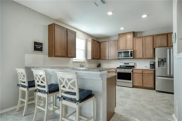 220 Danablu DR, Hutto, TX 78634