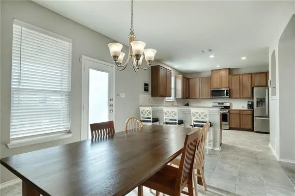 220 Danablu DR, Hutto, TX 78634