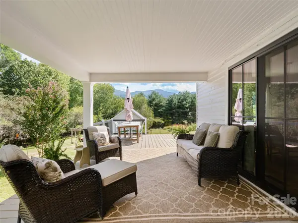 609 Auburn RD, Waynesville, NC 28786