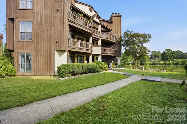 8157 Cedar Glen DR, Charlotte, NC 28212