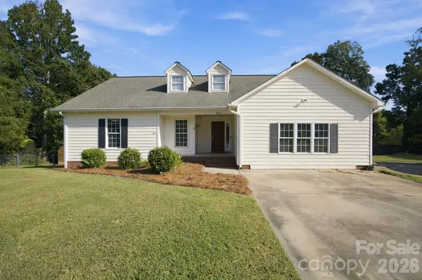 1829 Kenmore DR, Statesville, NC 28625