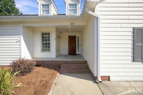1829 Kenmore DR, Statesville, NC 28625