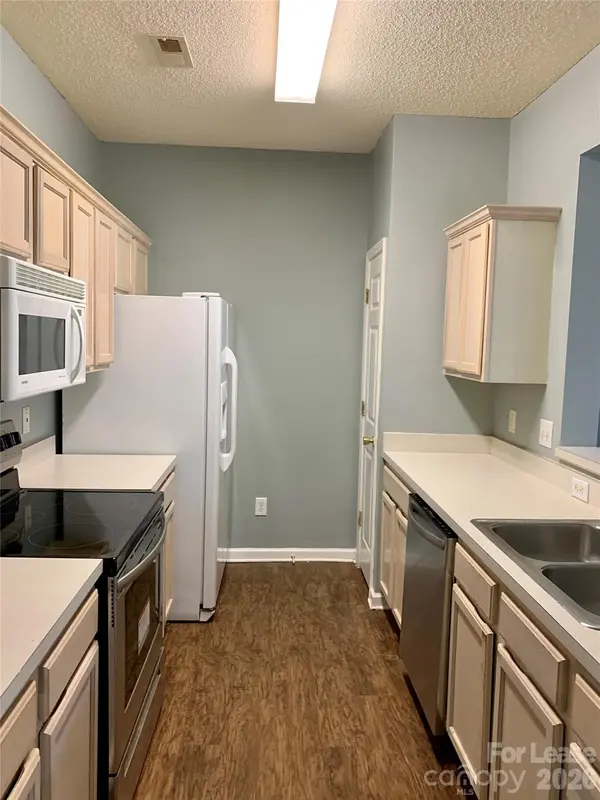 5307 Waverly Lynn LN, Charlotte, NC 28269