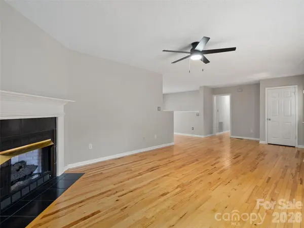 126 Ridgeline RD, Clyde, NC 28721