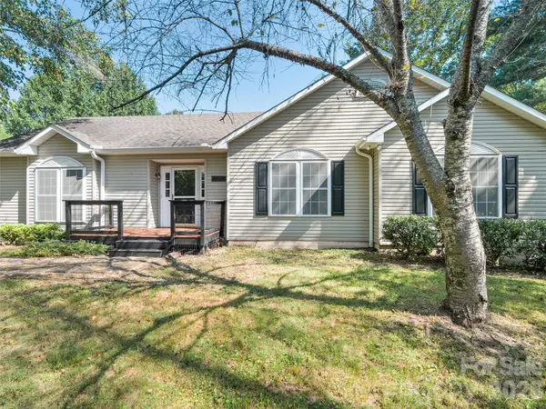 126 Ridgeline RD, Clyde, NC 28721