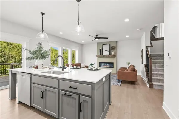 600 SW Valley DR, Grain Valley, MO 64029