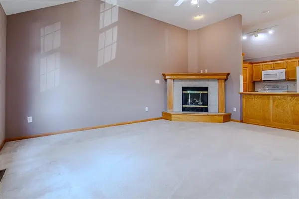 1116 Adams CIR, Pleasant Hill, MO 64080