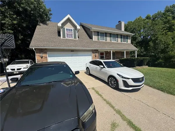 1820 Evergreen ST, Leavenworth, KS 66048