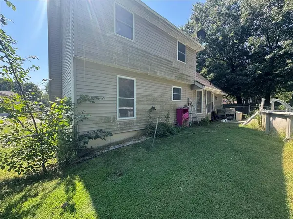 1820 Evergreen ST, Leavenworth, KS 66048