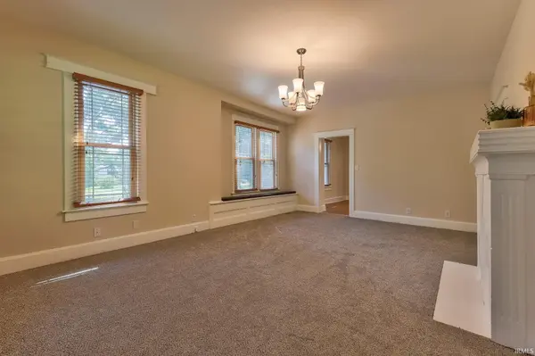 2043 E Riverside DR, Evansville, IN 47714-4322