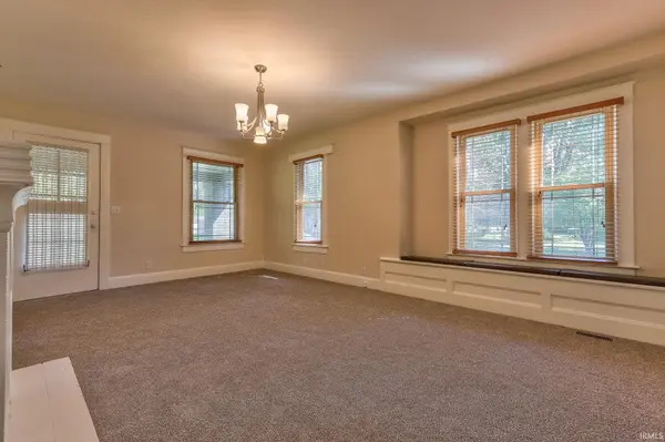 2043 E Riverside DR, Evansville, IN 47714-4322