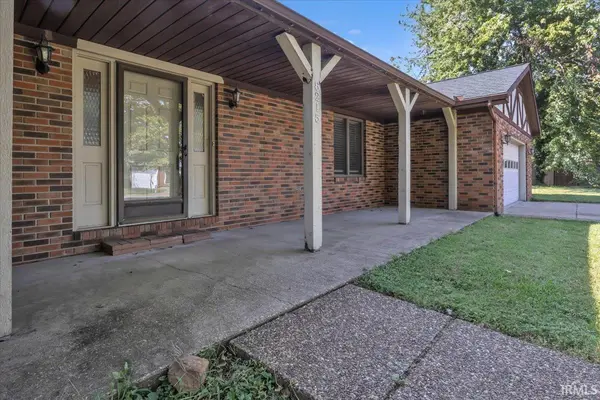 8215 Kingswood CT, Evansville, IN 47715