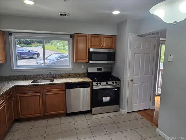 18 Pavilion Ridge WAY #1, Suffern, NY 10901