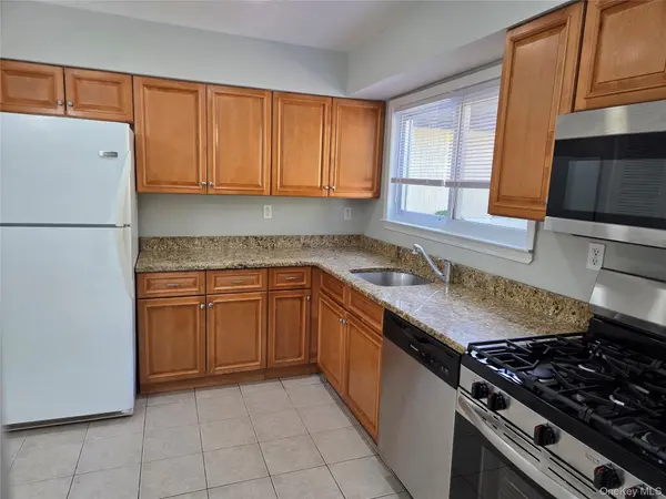 18 Pavilion Ridge WAY #1, Suffern, NY 10901
