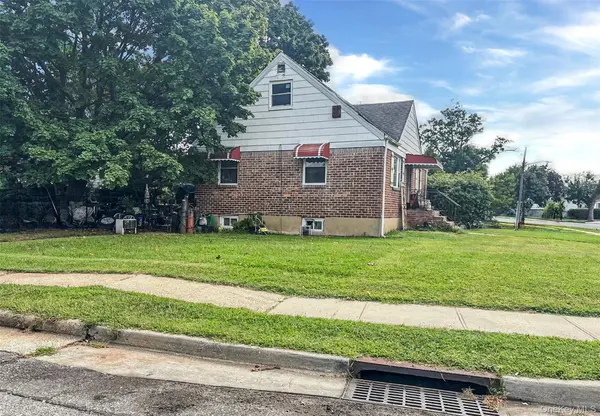 89 Chase ST, Hempstead, NY 11550
