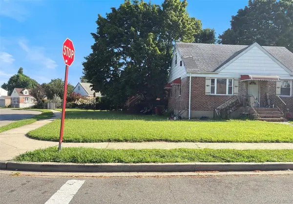 89 Chase ST, Hempstead, NY 11550