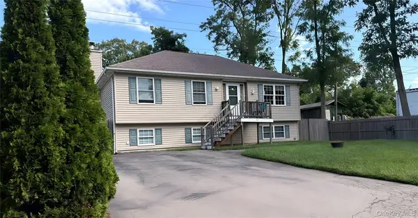 77 Prince RD, Rocky Point, NY 11778