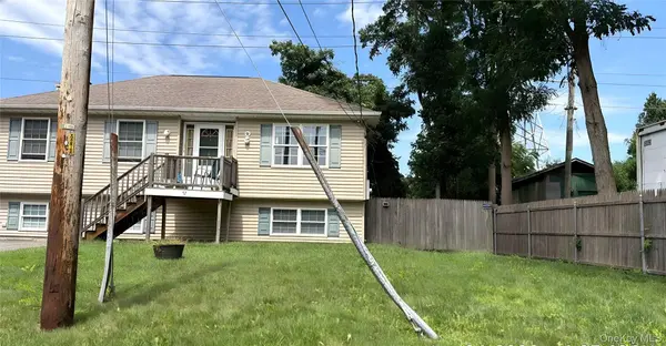 77 Prince RD, Rocky Point, NY 11778