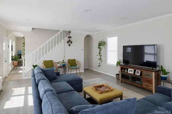 412 W Hudson ST, Long Beach, NY 11561