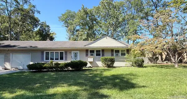 226 Holbrook RD, Holbrook, NY 11741