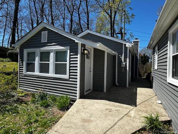 21 West DR, Port Washington, NY 11050
