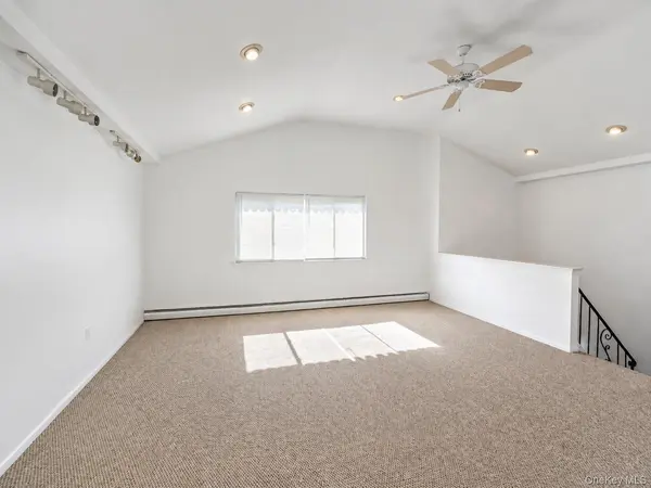 17 Fordham RD, West Babylon, NY 11704