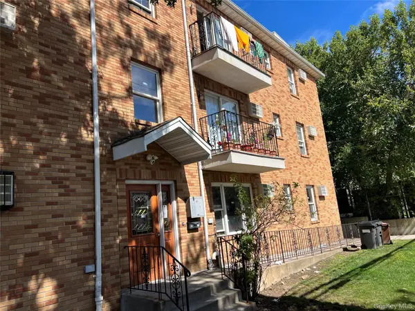 17205 Highland AVE, Jamaica, NY 11432
