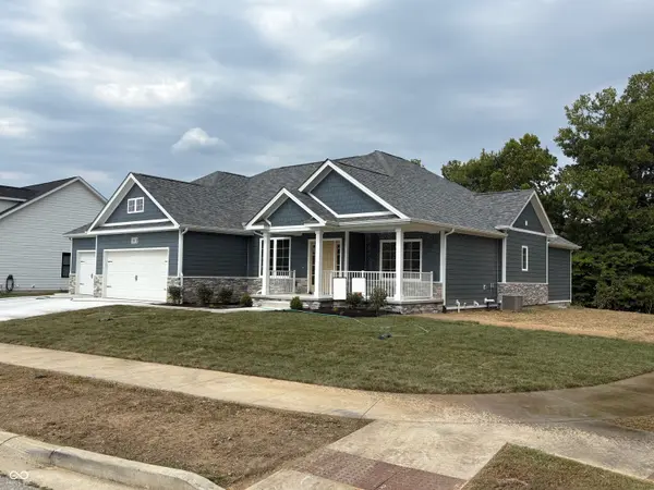 5026 Stonehaven LN, Columbus, IN 47201