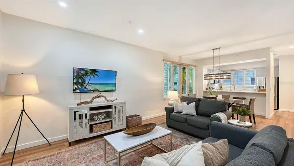 539 FOREST WAY #539, Longboat Key, FL 34228