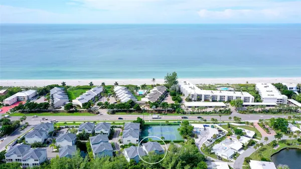 539 FOREST WAY #539, Longboat Key, FL 34228