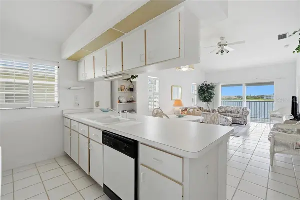 1512 RIO DE JANEIRO AVE #425, Punta Gorda, FL 33983