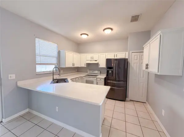 826 HILLY BEND DR, Apopka, FL 32712