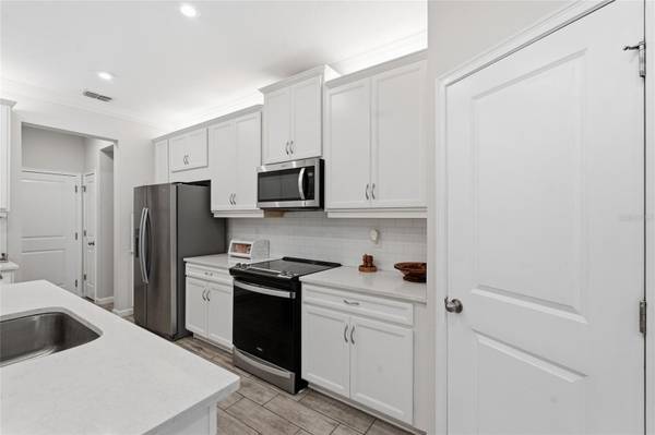 8342 WILDFLOWER GLEN AVE, Odessa, FL, 33556 photo 6