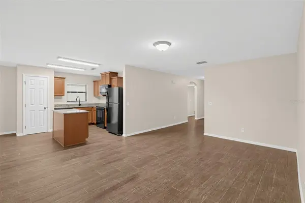 860 WOODLARK DR, Haines City, FL 33844