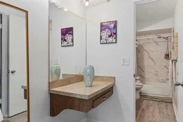 8651 10TH ST N #118, St Petersburg, FL, 33702 photo 21