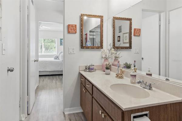 8651 10TH ST N #118, St Petersburg, FL, 33702 photo 20