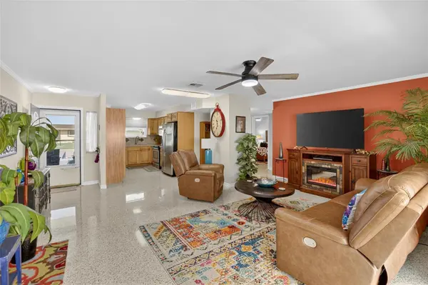 1210 BEACH BLVD, Sun City Center, FL 33573