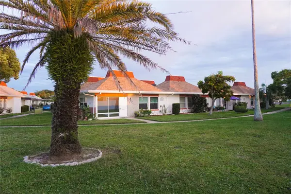 4337 TAHITIAN GARDENS CIR #E, Holiday, FL 34691