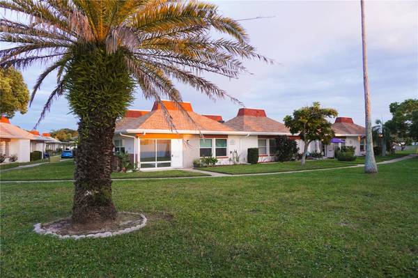 4337 TAHITIAN GARDENS CIR #E, Holiday, FL 34691
