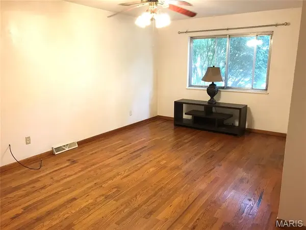 8 Redbud LN, Rolla, MO 65401