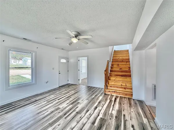 819 Stewart ST, De Soto, MO 63020