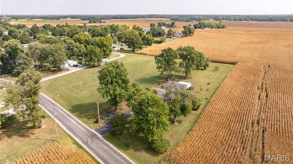 3136 Woodburn RD, Bunker Hill, IL 62014