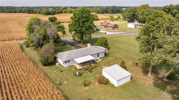 3136 Woodburn RD, Bunker Hill, IL 62014